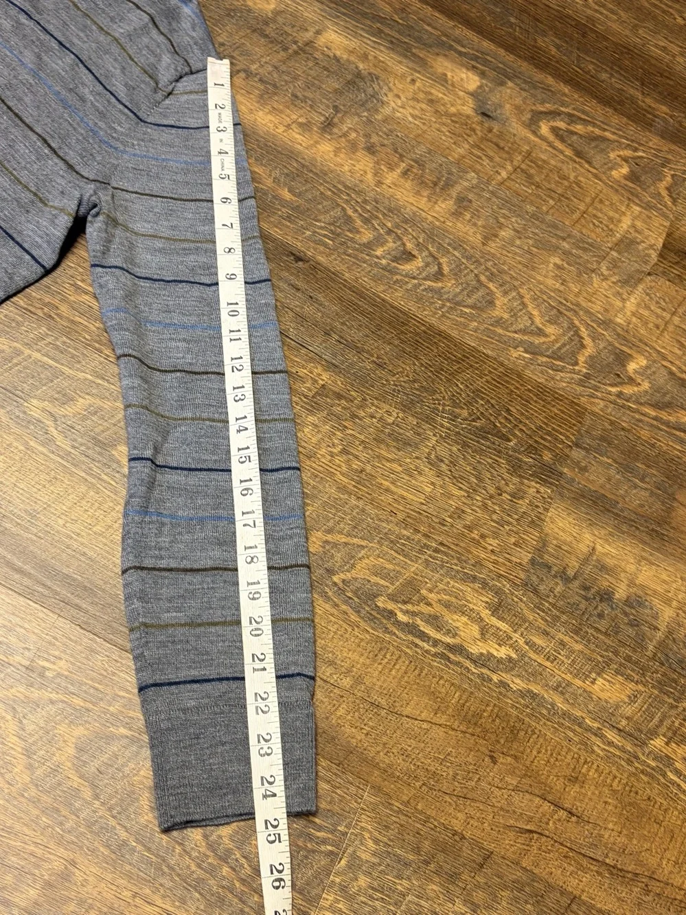 Banana Republic 100% Merino Wool Mens Large Stripe Crewneck Sweater Gray Blue